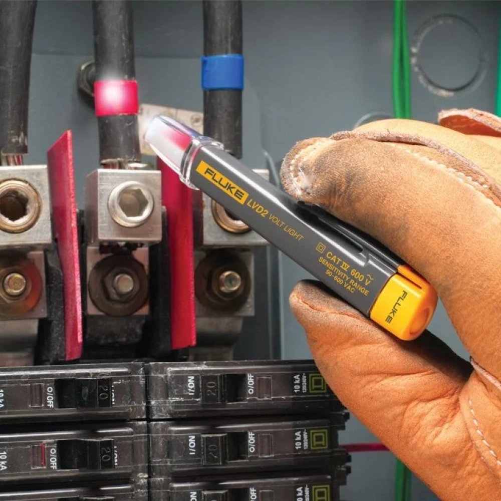 Detector de voltaje con linterna Fluke LVD2